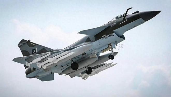机双杀”战力惊人F-16全程寸功未立不朽情缘美国承认歼-10C战果“一(图7)