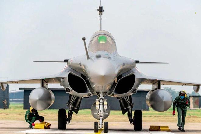 机双杀”战力惊人F-16全程寸功未立不朽情缘美国承认歼-10C战果“一(图6)